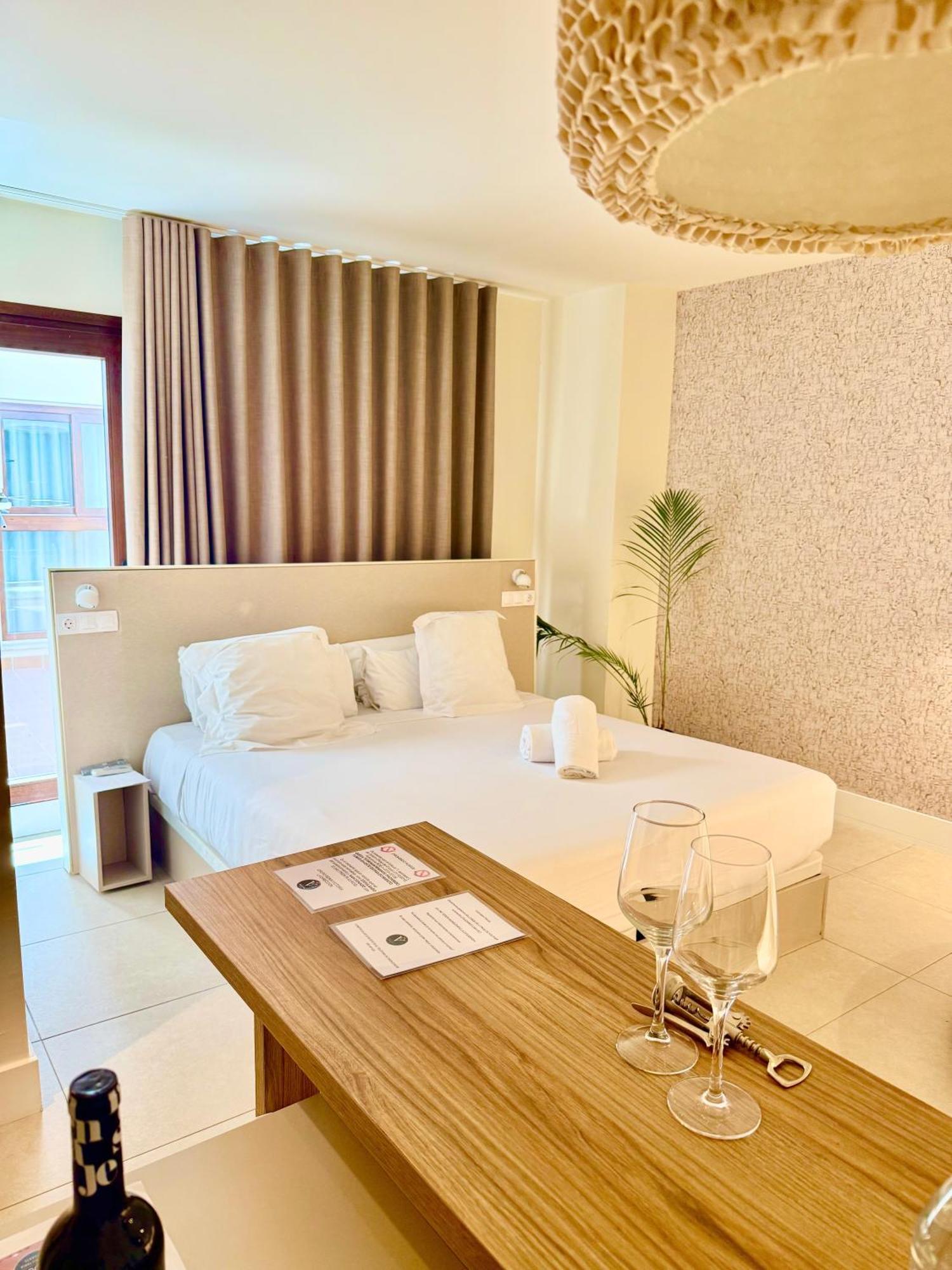 Reina Victoria Velazquez Apartment Alicante Ngoại thất bức ảnh