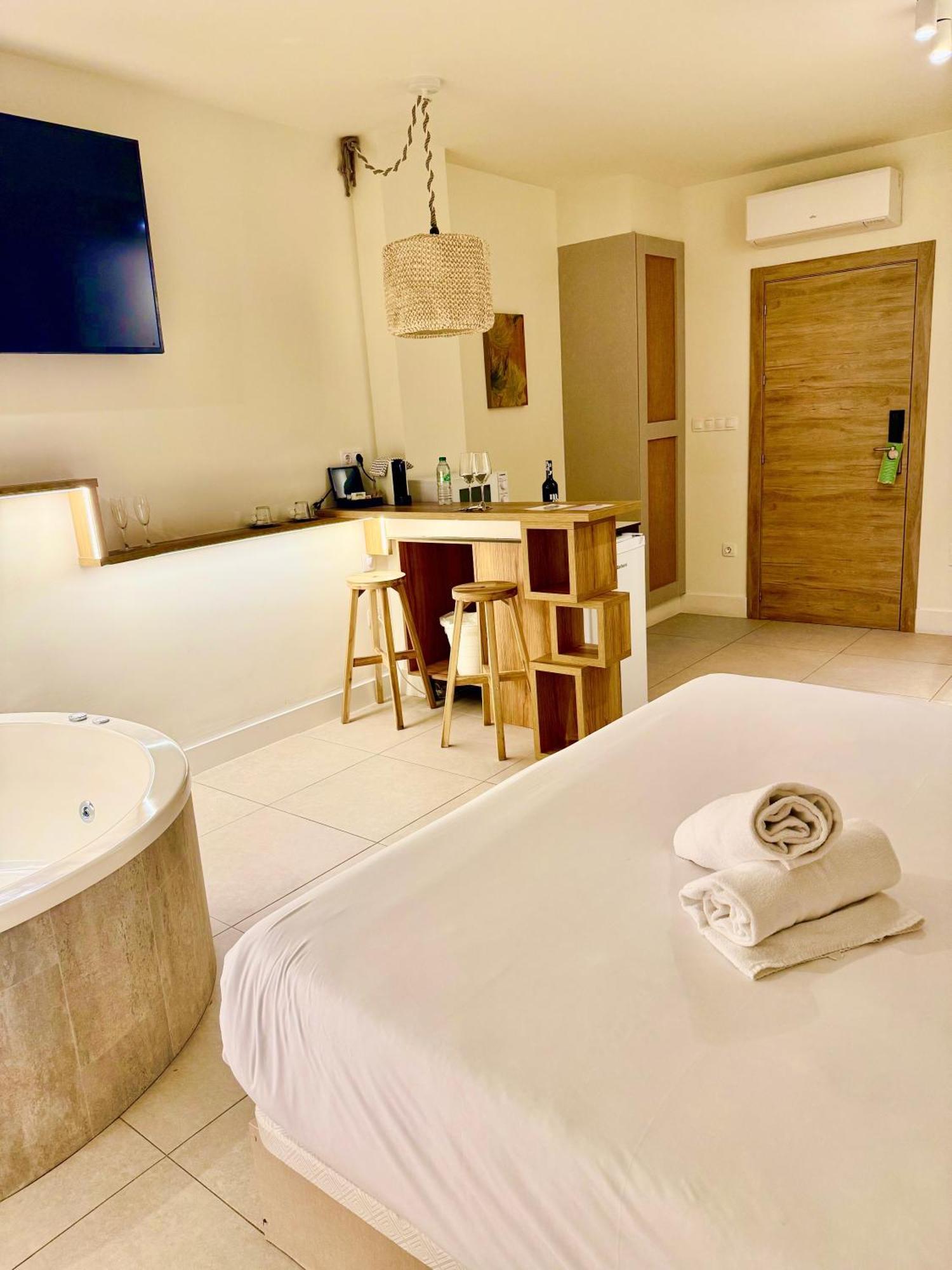Reina Victoria Velazquez Apartment Alicante Ngoại thất bức ảnh