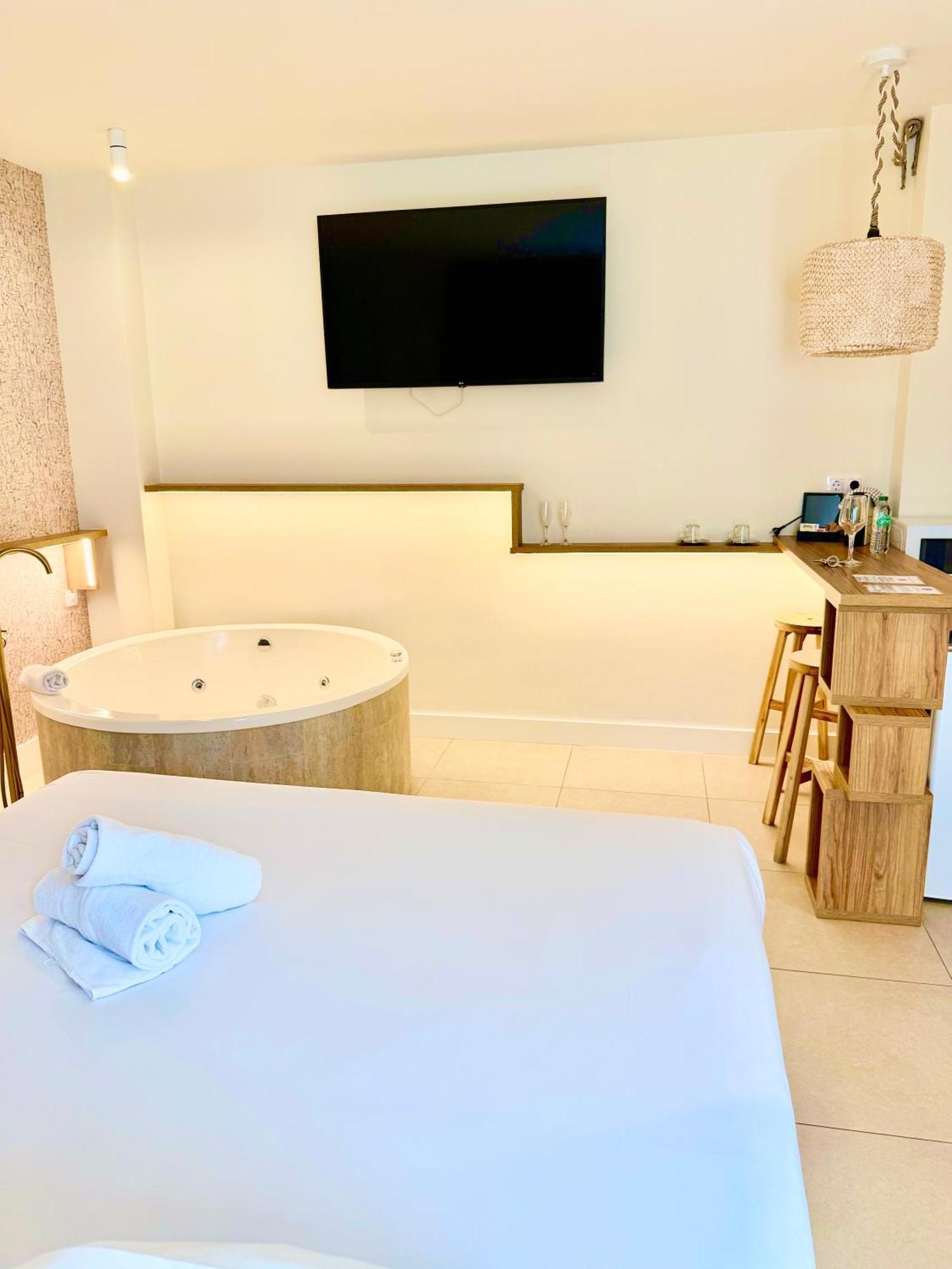 Reina Victoria Velazquez Apartment Alicante Ngoại thất bức ảnh