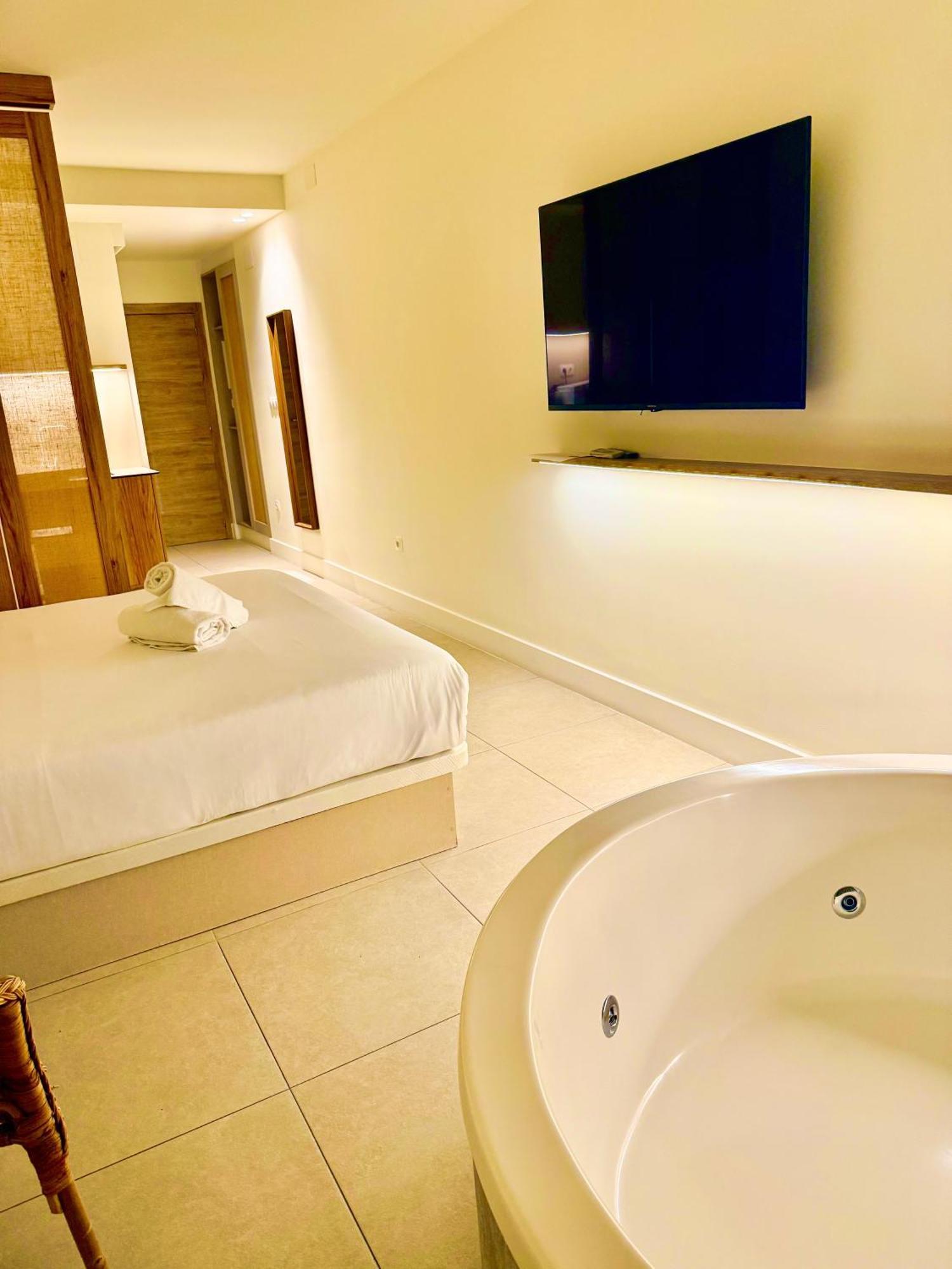 Reina Victoria Velazquez Apartment Alicante Ngoại thất bức ảnh