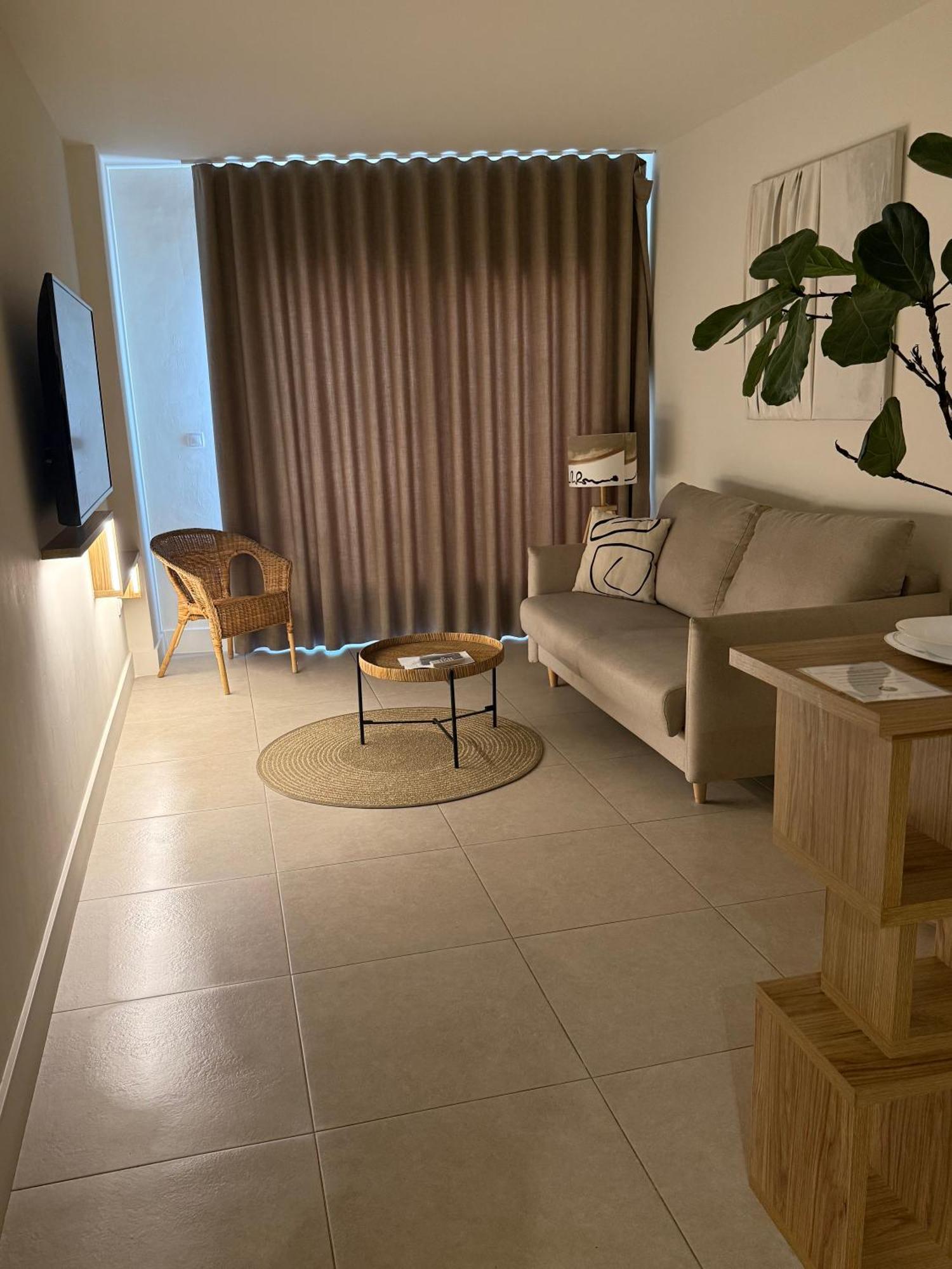 Reina Victoria Velazquez Apartment Alicante Ngoại thất bức ảnh