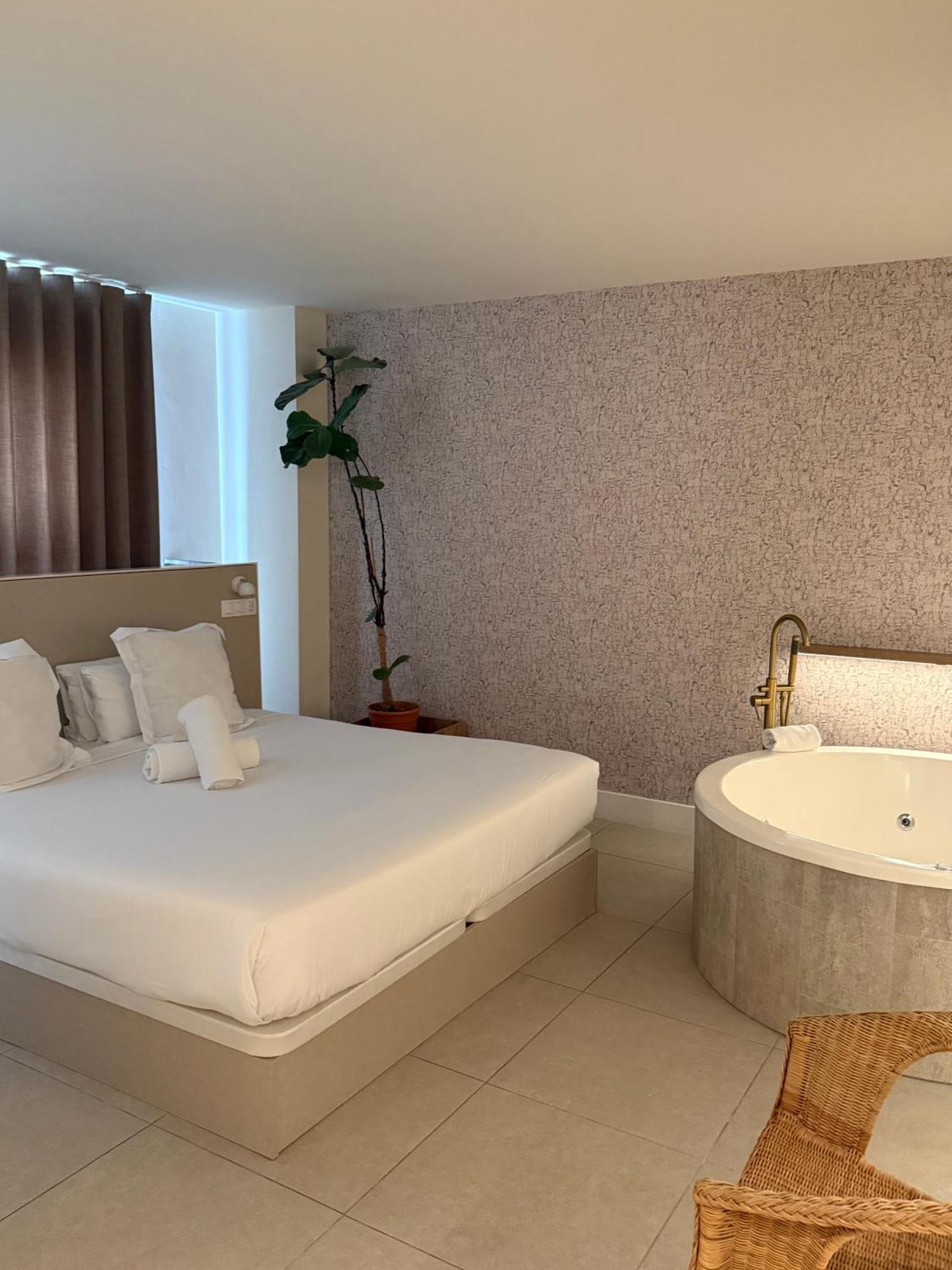 Reina Victoria Velazquez Apartment Alicante Ngoại thất bức ảnh