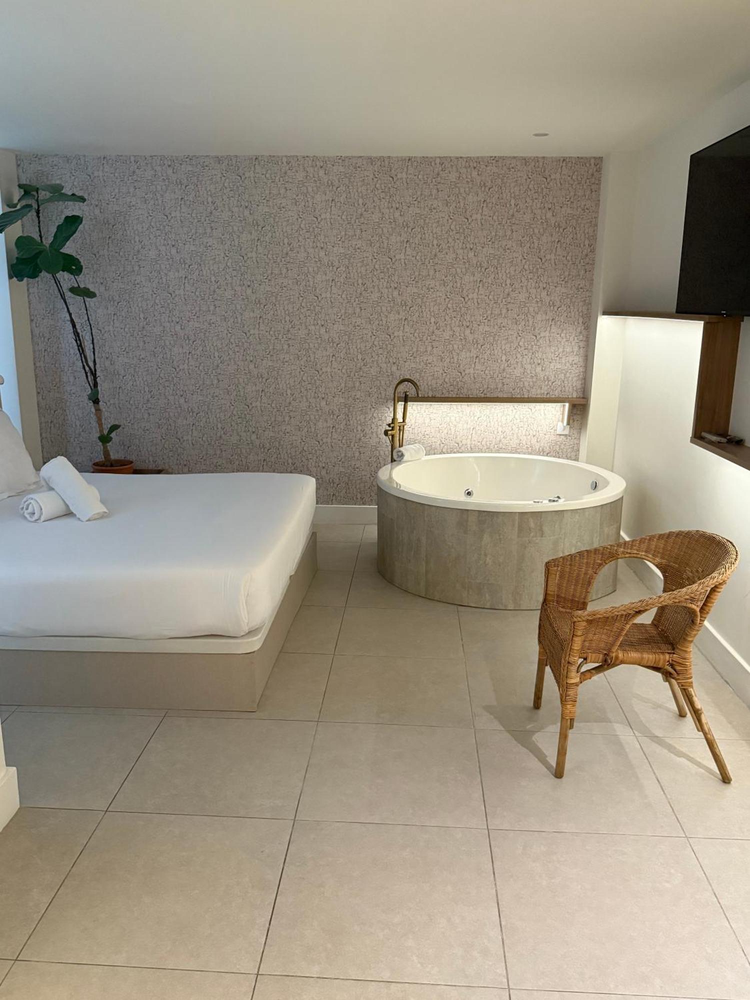 Reina Victoria Velazquez Apartment Alicante Ngoại thất bức ảnh